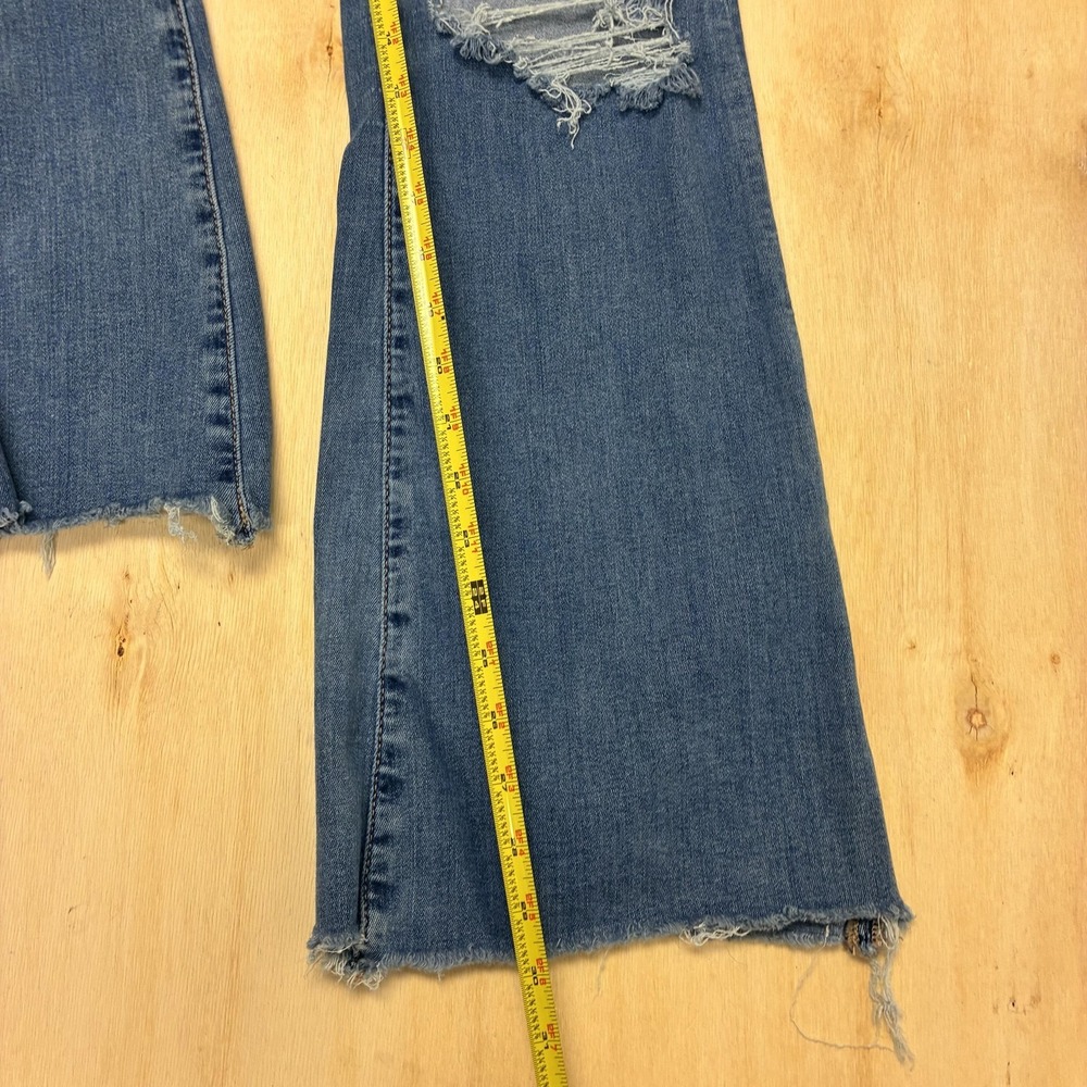 American Eagle Outfitters Next Level Stretch Flare Jeans Womens 8 Distressed - Picture 10 of 11